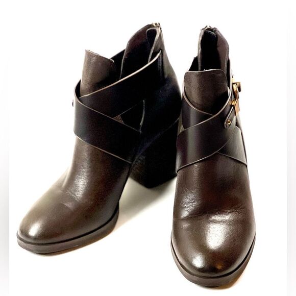 Isola Ladora Larka Horse-bit Leather Booties - Picture 2 of 11